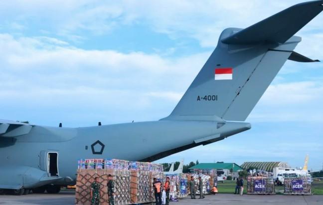 TNI AU Kerahkan A400M Antar 19 Ton Logistik ke Lokasi Bencana di Aceh dan Sumatera