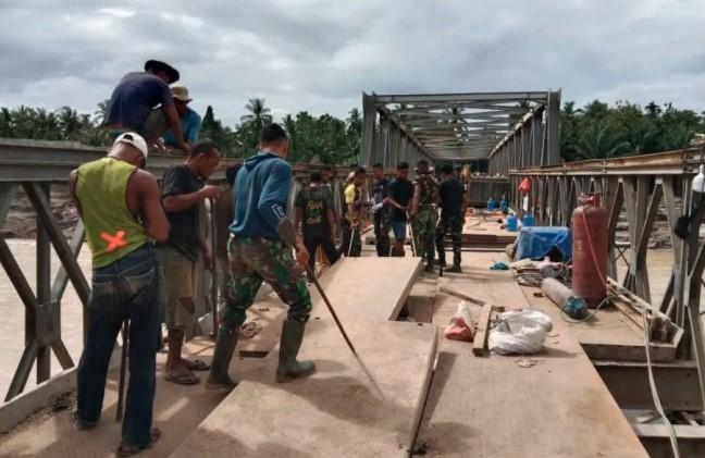 TNI Kebut Pembangunan Tiga Jembatan Darurat di Aceh, Jembatan Teupin Reudeup Hampir Selesai