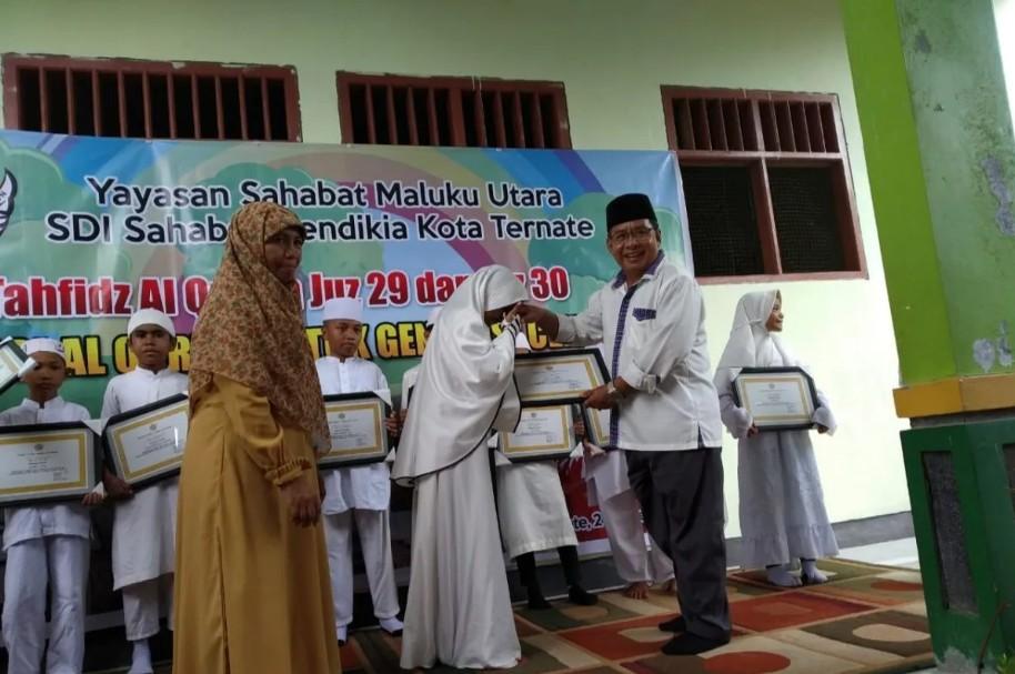 Maluku Utara Jadi Perintis Sekolah Digital, Akhiri Perjuangan Anak Pulau Berenang Pulang Sekolah