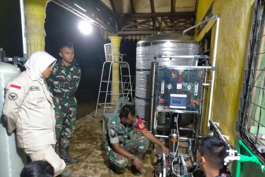TNI Pasang Instalasi Pengolahan Air Bersih di Langkat Usai Banjir Terjang Wilayah Besitang