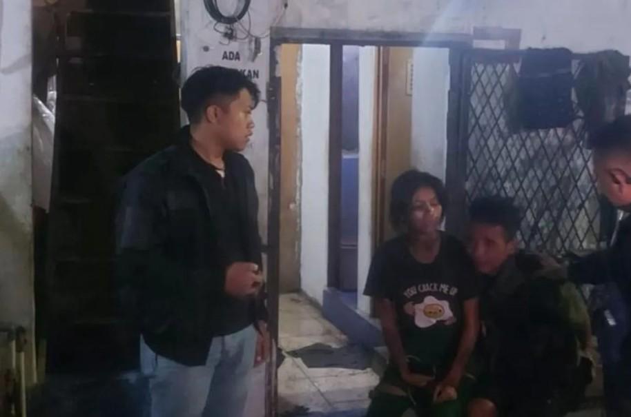 Dua Pria Bersenjata Tajam Todong Sopir di Lampu Merah Jembatan 3, Ditangkap Beberapa Jam Kemudian