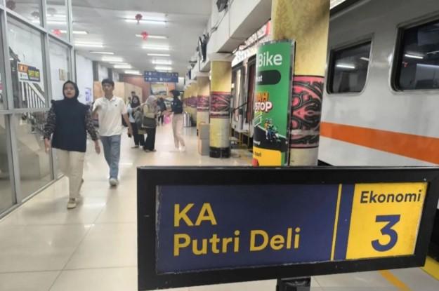 KA Putri Deli Jadi Andalan Transportasi Libur Nataru 2025/2026, Okupansi Tembus 110 Persen