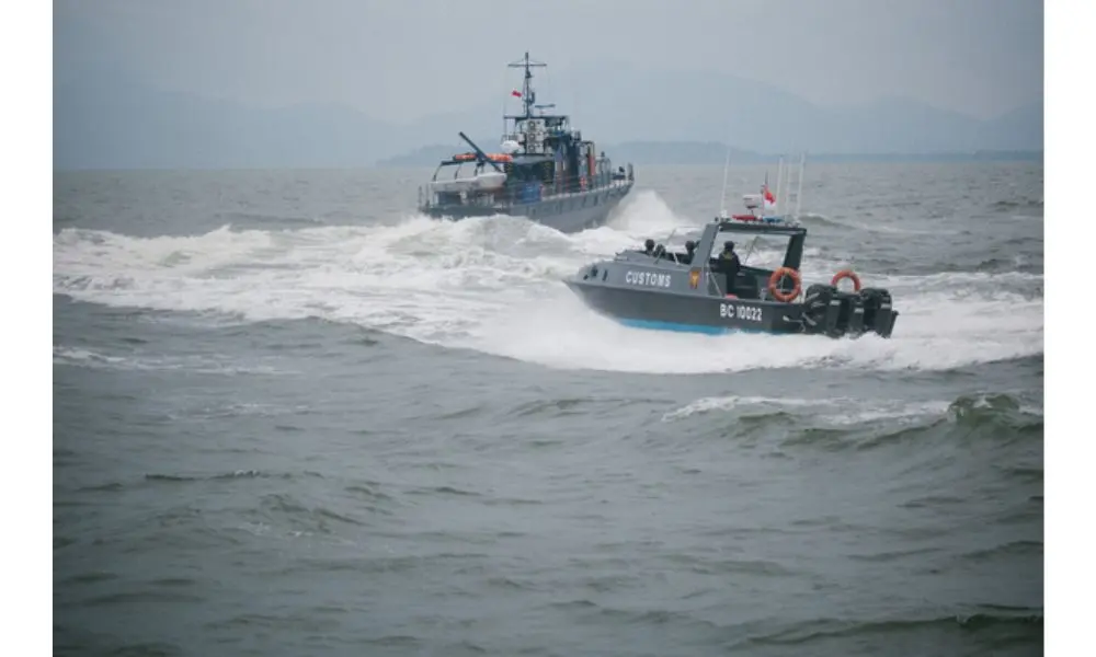 Bea Cukai Batam Gagalkan Penyelundupan 371.000 Batang Rokok Ilegal di Perairan Ngenang, Nakhoda Jadi Tersangka