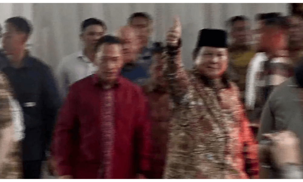 Presiden Prabowo Hadiri Open House Natal di Rumah Dinas Kapolri dan Serukan Doa untuk Korban Bencana Sumatera