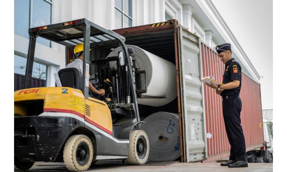 Pemerintah Menegaskan APBN 2025 Tetap Solid dengan Peran Strategis Kepabeanan dan Cukai di Tengah Dinamika Global