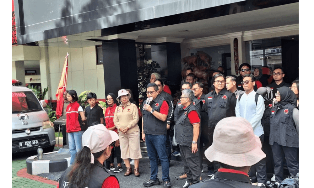 Hasto Sebut Bantuan Ambulans ke Sumatera Wujud Kepedulian Langsung Megawati untuk Korban Banjir