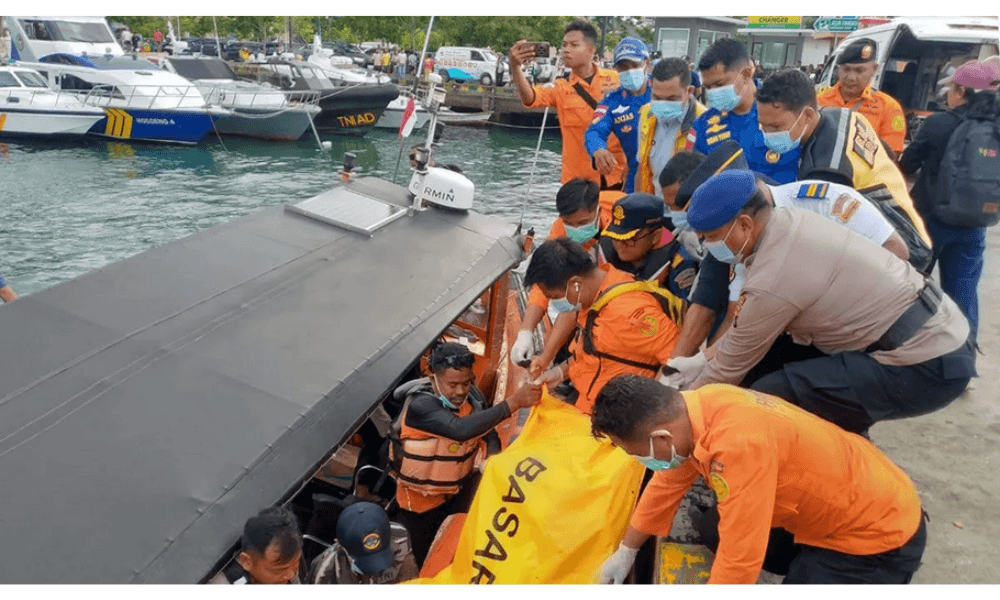 Jenazah WNA Korban Kapal Tenggelam KM Putri Sakinah Ditemukan di Perairan Pulau Serai
