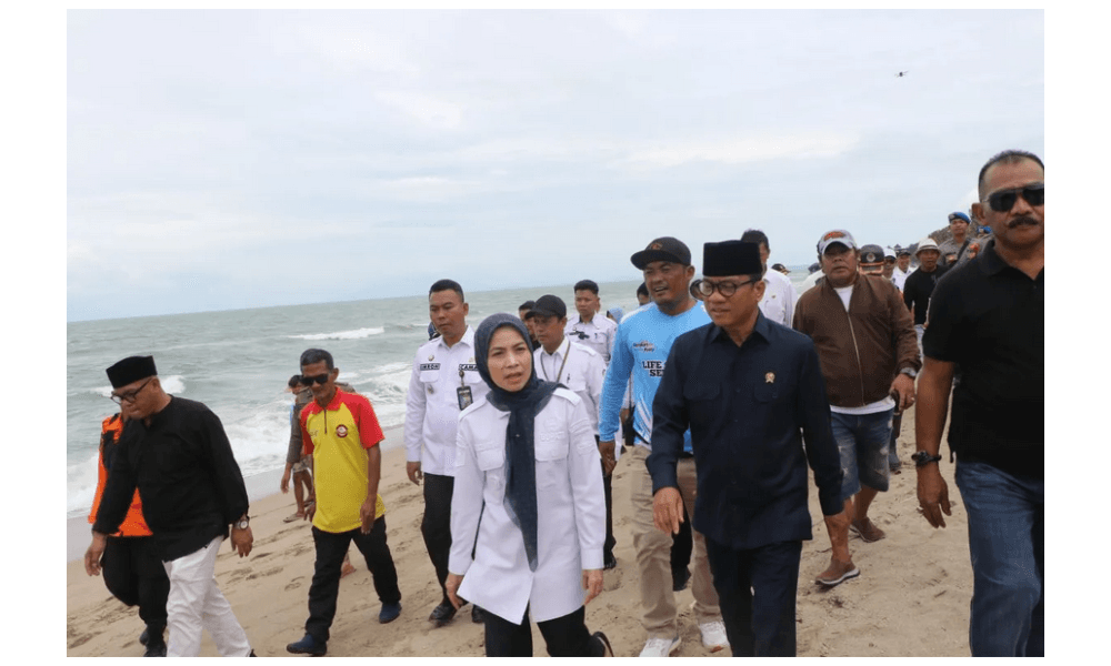Mendes PDT Yandri Susanto Tinjau Kesiapan Wisata Pantai Anyer-Cinangka Jelang Tahun Baru 2026