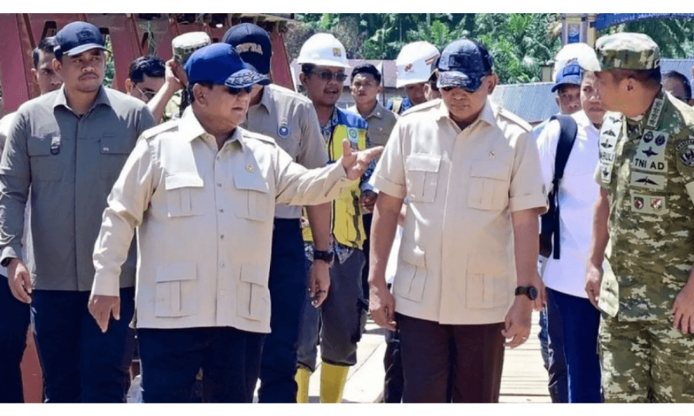 Presiden Prabowo Kunjungi Pengungsi Banjir Bandang di Tapanuli Selatan, Bermalam di Lokasi Saat Tahun Baru