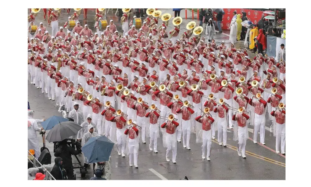 Hujan Deras Warnai Parade Mawar ke-137 di Pasadena, Perayaan Tahun Baru Tetap Meriah