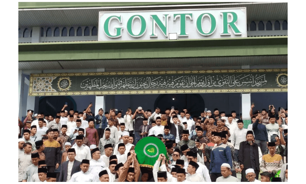 Ribuan Pelayat Iringi Pemakaman KH Amal Fathullah Zarkasyi, Tokoh Kunci di Balik UU Pesantren