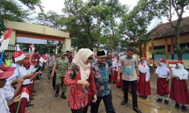 Kemendikdasmen Terbitkan SE Penyelenggaraan Pembelajaran di Daerah Terdampak Bencana