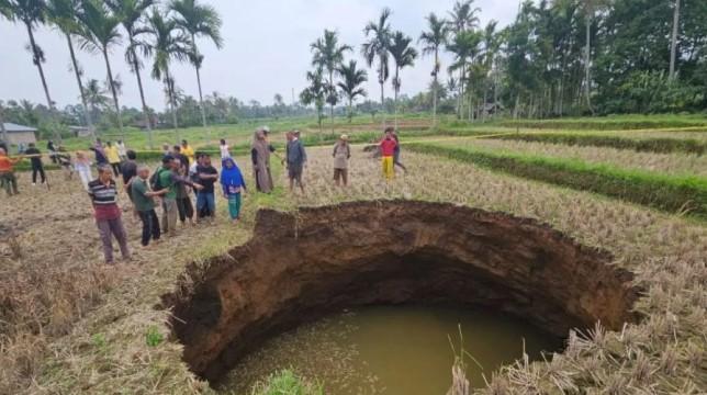 Badan Geologi Ungkap Penyebab Sinkhole di Limapuluh Kota: Bukan Runtuhan Batu Gamping, Tapi Erosi Bawah Permukaan