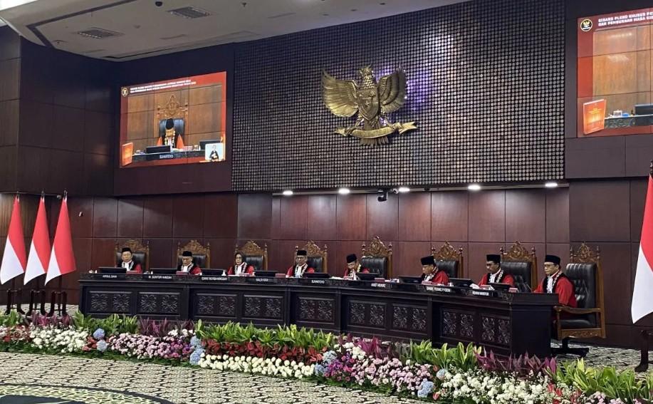 Hakim Anwar Usman Absen di Sidang Pleno MK karena Umrah, Suhartoyo Pastikan Tidak Ada Masalah