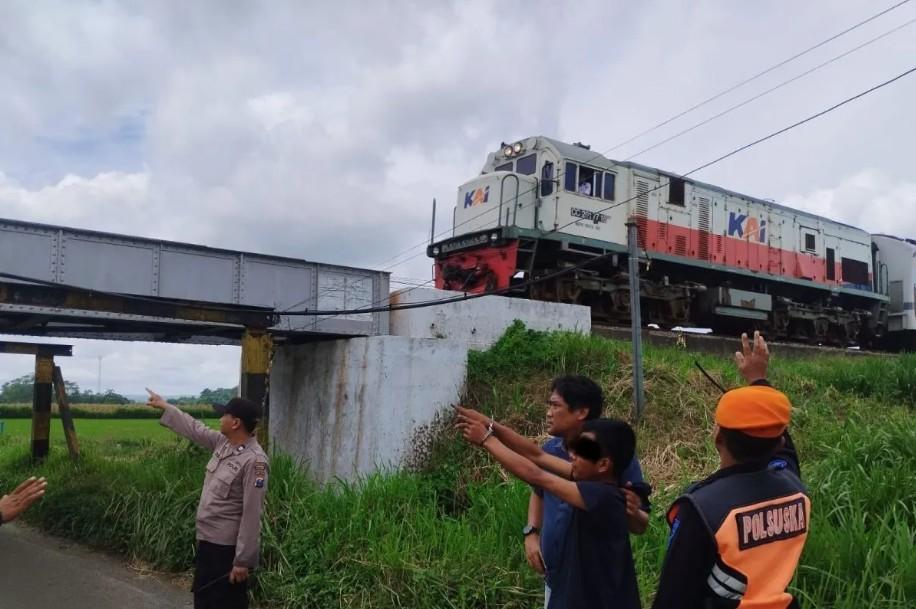 Pencurian Baut Rel di Blitar Terungkap, PT KAI Ingatkan Risiko Anjloknya Kereta
