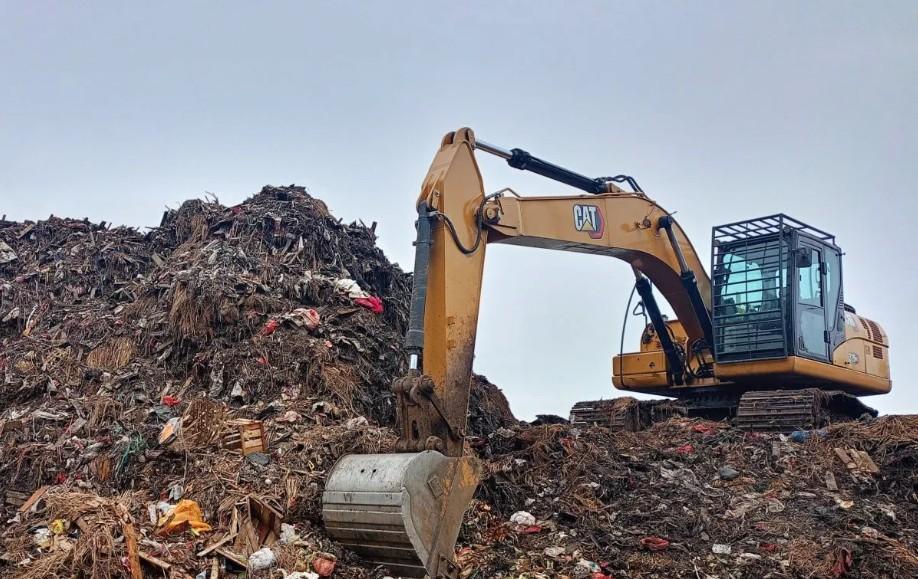 Kekurangan Armada Jadi Penyebab Penumpukan Sampah di Pasar Induk Kramat Jati