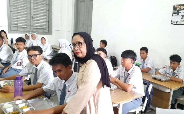 Program Makan Bergizi Gratis 2026 Dimulai, BGN Tegaskan Guru Wajib Jadi Penerima