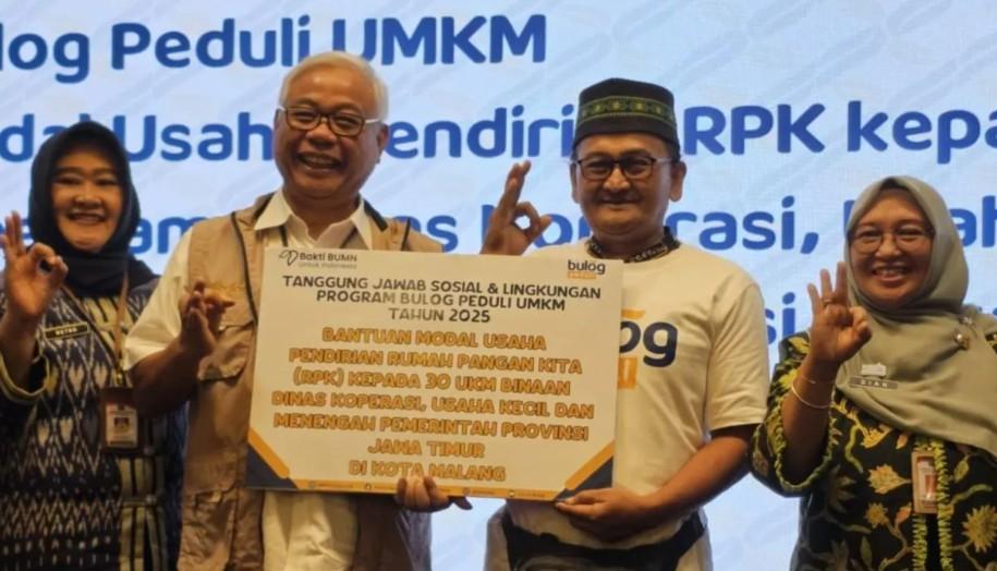 Bulog Salurkan Bantuan Modal RPK ke 30 UMK di Malang, Dukung Distribusi Pangan dan Program Pusat