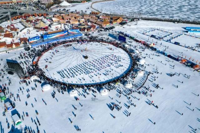 Tradisi Penangkapan Ikan Musim Dingin di Danau Chagan Tetap Hidup di Tengah Suhu Ekstrem