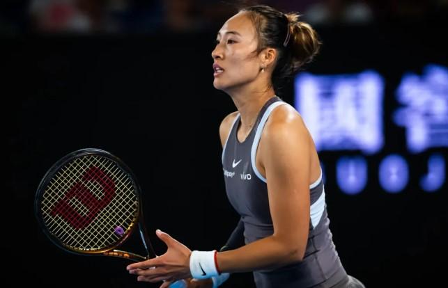 Zheng Qinwen Mundur dari Australian Open 2026 karena Cedera, Polina Kudermetova Gantikan Posisinya