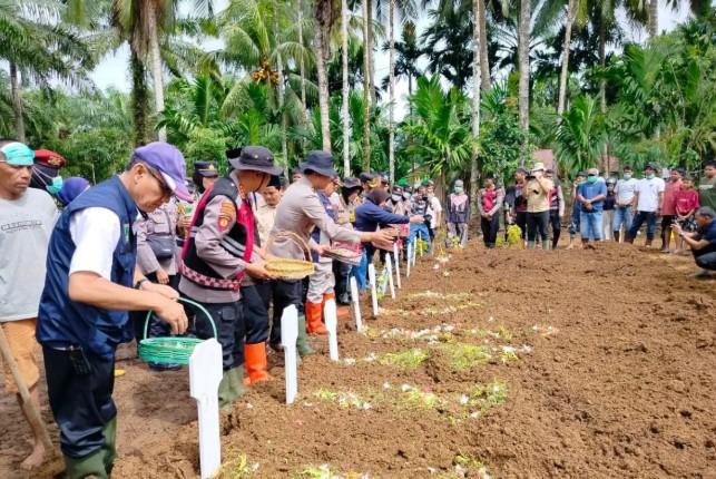26 Korban Bencana Hidrometeorologi Dimakamkan di TPU Sungai Jariang, Agam