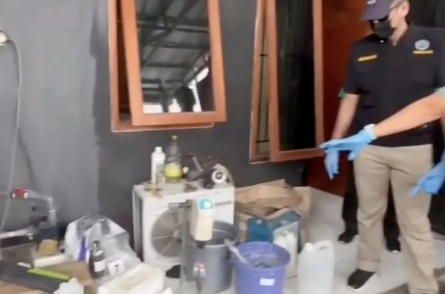 BNN Bongkar Pabrik Tembakau Sintetis di Tangerang, Tiga Pelaku Diamankan