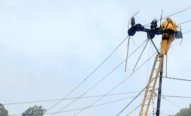 PLN ULP Lembayung Bergerak Cepat Pulihkan Listrik Lahat yang Padam Akibat Hujan Deras