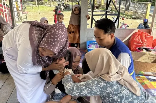 Tim TCK EMT Kemenkes Tangani 31 Pasien Gawat Darurat dan Gencarkan Imunisasi di Pidie Jaya