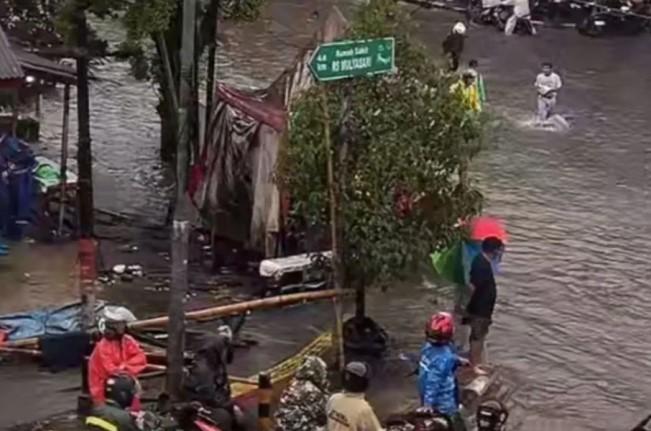 Dua RT dan Sejumlah Ruas Jalan di Jakarta Utara Terendam Banjir Akibat Hujan Deras