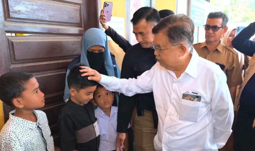 Jusuf Kalla Tinjau Pemulihan Pascabencana di Aceh Utara, Tekankan Pentingnya Pembersihan dan Pemulihan Ekonomi