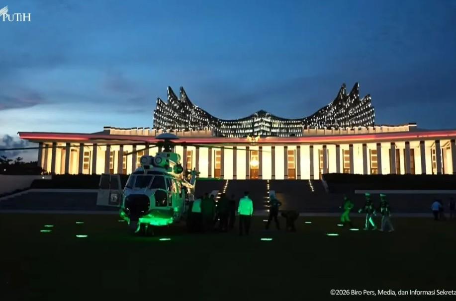 Kunjungan Perdana ke IKN, Presiden Prabowo Pimpin Rapat Terbatas Usai Safari ke Kalimantan