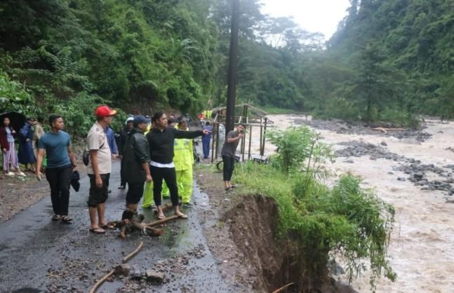 Akses Jalan dan Listrik Desa Tempur Jepara Pulih Pascabencana Tanah Longsor