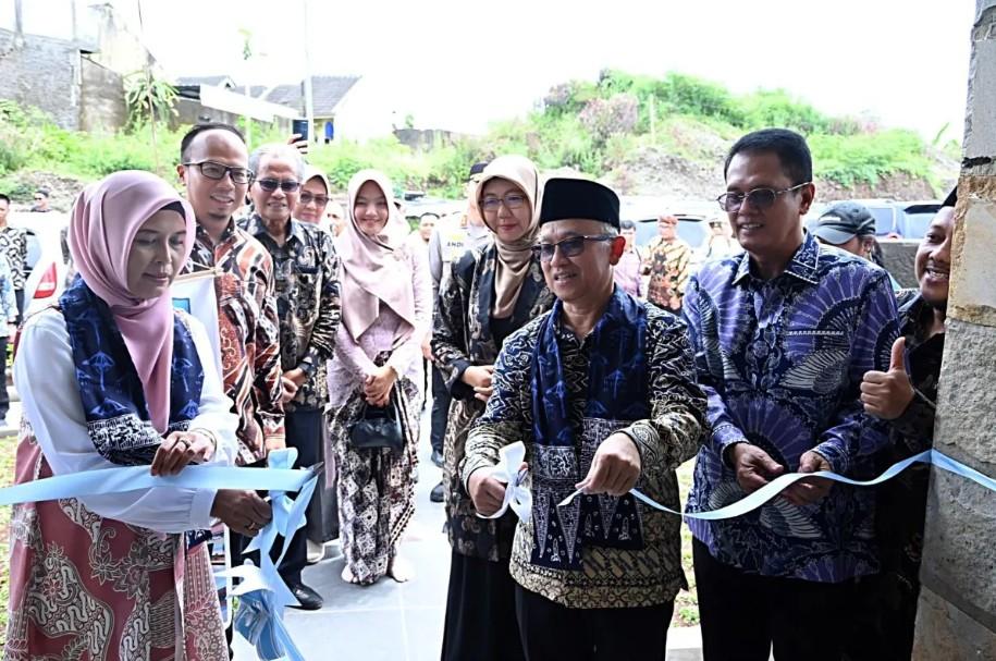 Wamendikdasmen Resmikan 24 Sekolah Hasil Revitalisasi dan SMA Negeri Baru di Kota Tasikmalaya