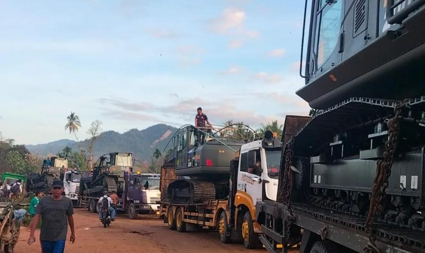 TNI AD Kerahkan Alat Berat Pulihkan Infrastruktur Pascabencana di Tapanuli Tengah
