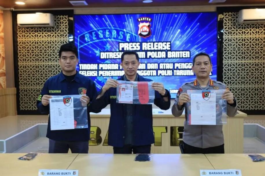 Polisi Tangkap Pria Penipu Modus Luluskan Akpol, Korban Rugi Rp1 Miliar