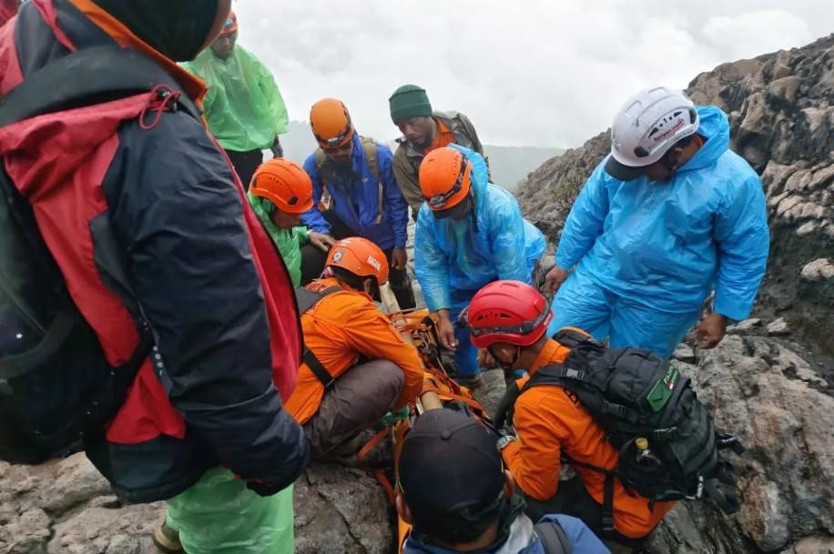 Syafiq Ridhan Ditemukan Meninggal di Lereng Gunung Slamet Setelah 16 Hari Pencarian