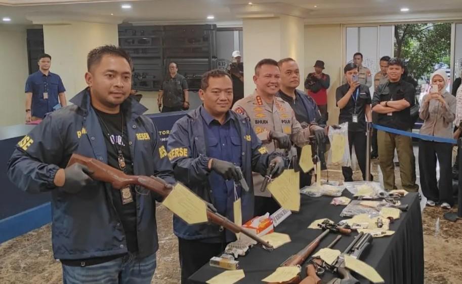 Polisi Bongkar Pabrik Rumahan Senjata Api Ilegal, Terjual 50 Pucuk Sejak 2024