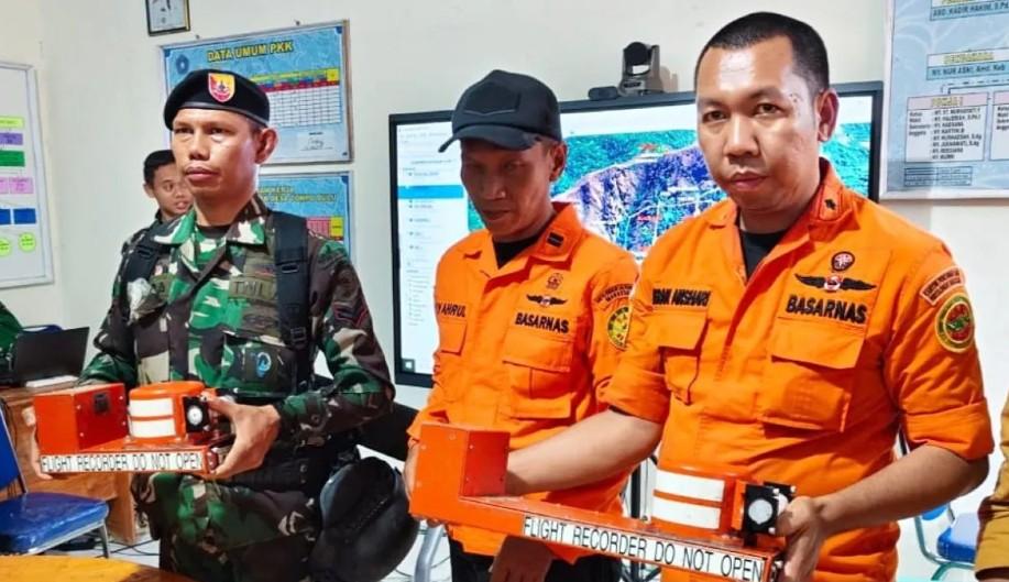 Penemuan Black Box Pesawat IAT di Pegunungan Bulusaraung Dikonfirmasi Tim SAR Gabungan