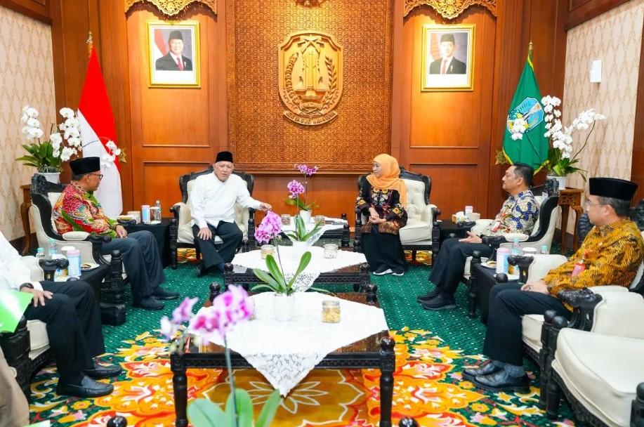 Gubernur Khofifah Dukung Penuh Mujahadah Kubro 1 Abad NU Masehi di Malang, Siap Koordinasi dengan Forkopimda