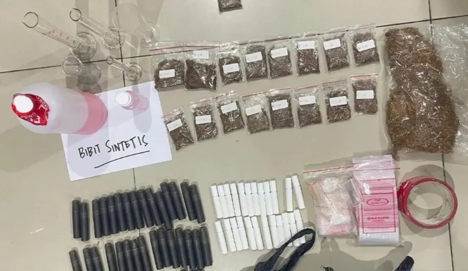 Laboratorium Ilegal Tembakau Sintetis di Jakarta Barat Digerebek, Polisi Sita Barang Bukti Senilai Miliaran Rupiah