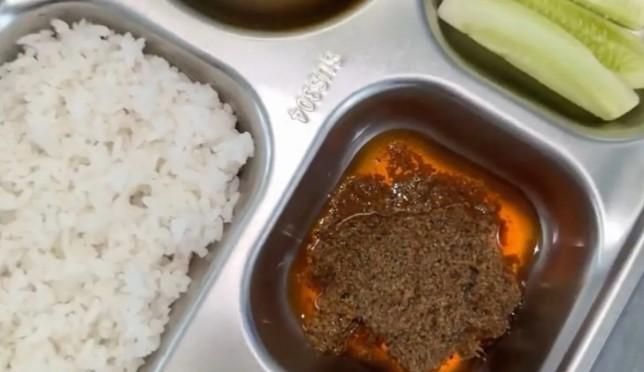 Sajikan Rendang dari Kelapa Petikan Beruk, SPPG Padang Tuai Apresiasi dalam Program Makan Bergizi Gratis