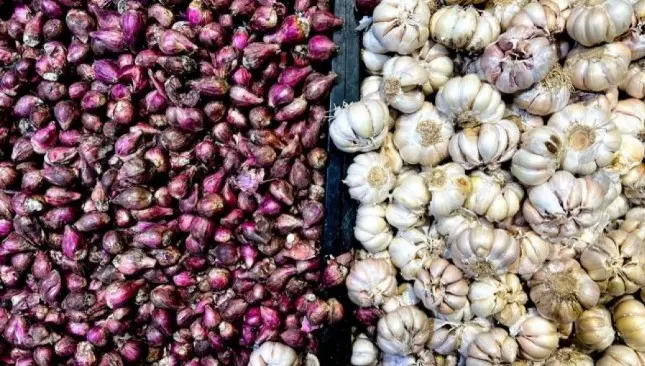 Harga Pangan Nasional 23 Januari 2026: Bawang Merah Turun, Cabai dan Telur Stabil