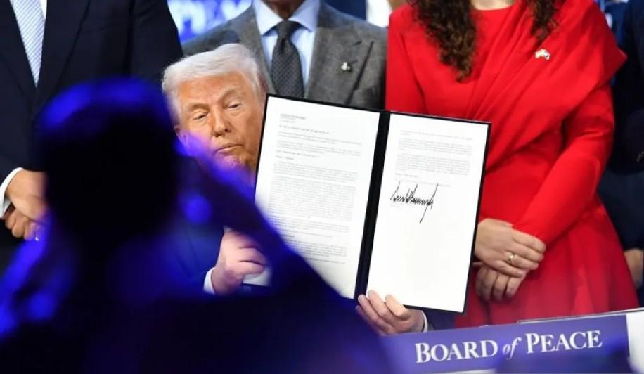 Trump Cabut Undangan Kanada dari Dewan Perdamaian, Ketegangan Memuncak di Forum Ekonomi Dunia