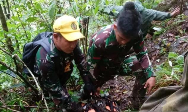 Tim SAR Gabungan Temukan Enam Korban Kecelakaan Pesawat ATR 42-500 di Gunung Bulusaraung