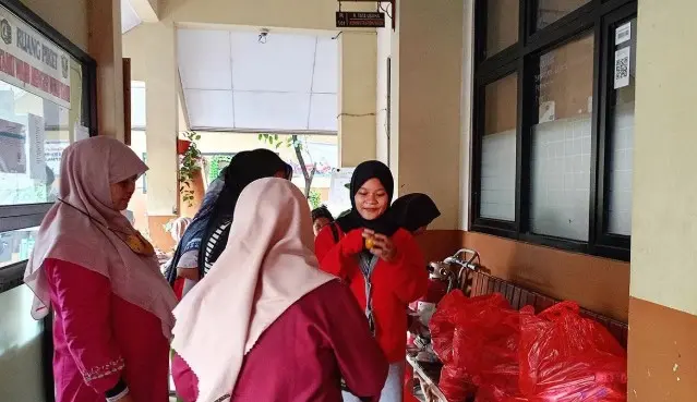 SMAN 62 Jakarta Tetap Salurkan Makan Bergizi Gratis Meski Pembelajaran Jarak Jauh Akibat Banjir
