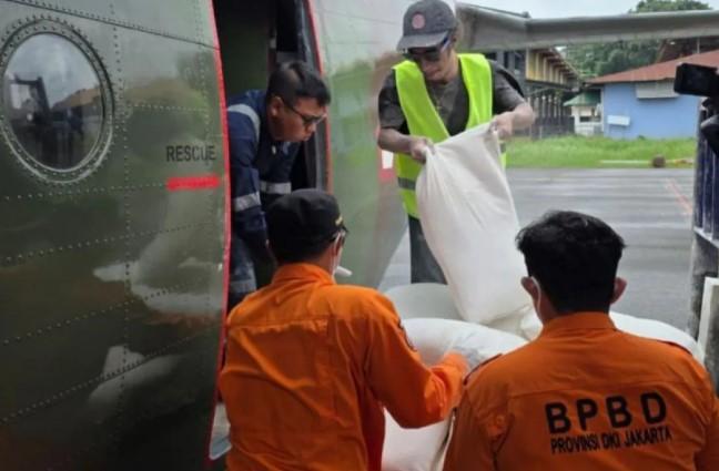 Antisipasi Hujan Ekstrem, 800 Kg Kalsium Oksida Disebar dalam Operasi Modifikasi Cuaca di Langit Bogor