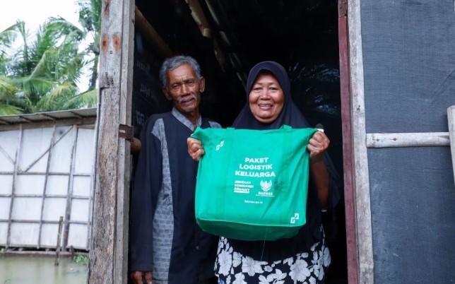 Baznas RI Salurkan Paket Logistik untuk Warga dan Pesantren Terdampak Banjir Rob di Muaragembong Bekasi