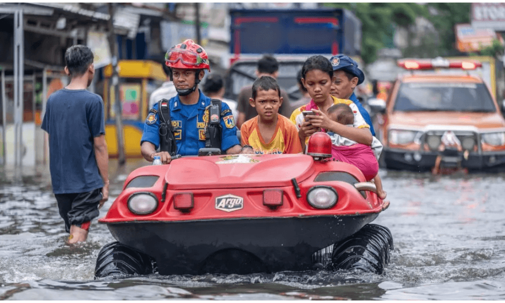 BPBD DKI: 19 RT dan 1 Ruas Jalan di Jakarta Masih Tergenang Banjir pada Minggu Pagi