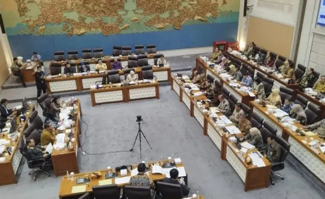 Komisi VII DPR RI Rapat Kerja dengan Menperin Bahas Program Industri Nasional 2026