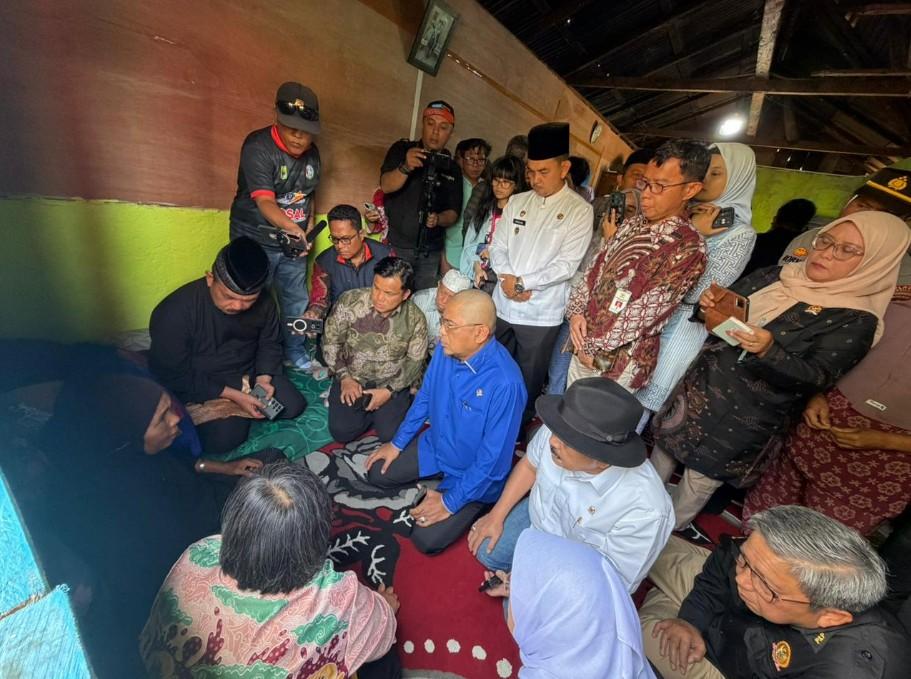 DPR RI dan Komnas HAM Kunjungi Nenek Saudah, Tegaskan Negara Hadir Lindungi Korban Kekerasan PETI di Pasaman
